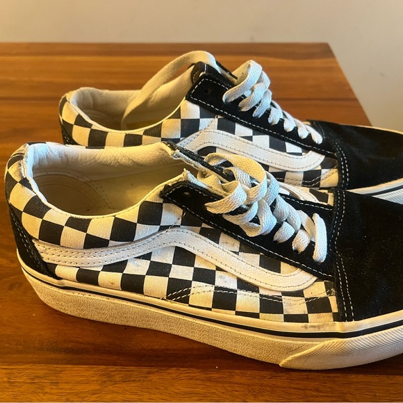 Checkered vans with 1 in. Platform bottom. - Picture 2 of 4